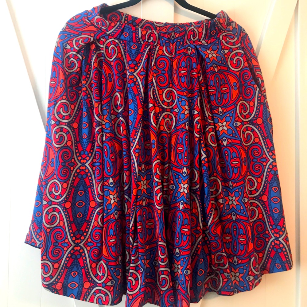 LuLaRoe Madison skirt with pockets size small